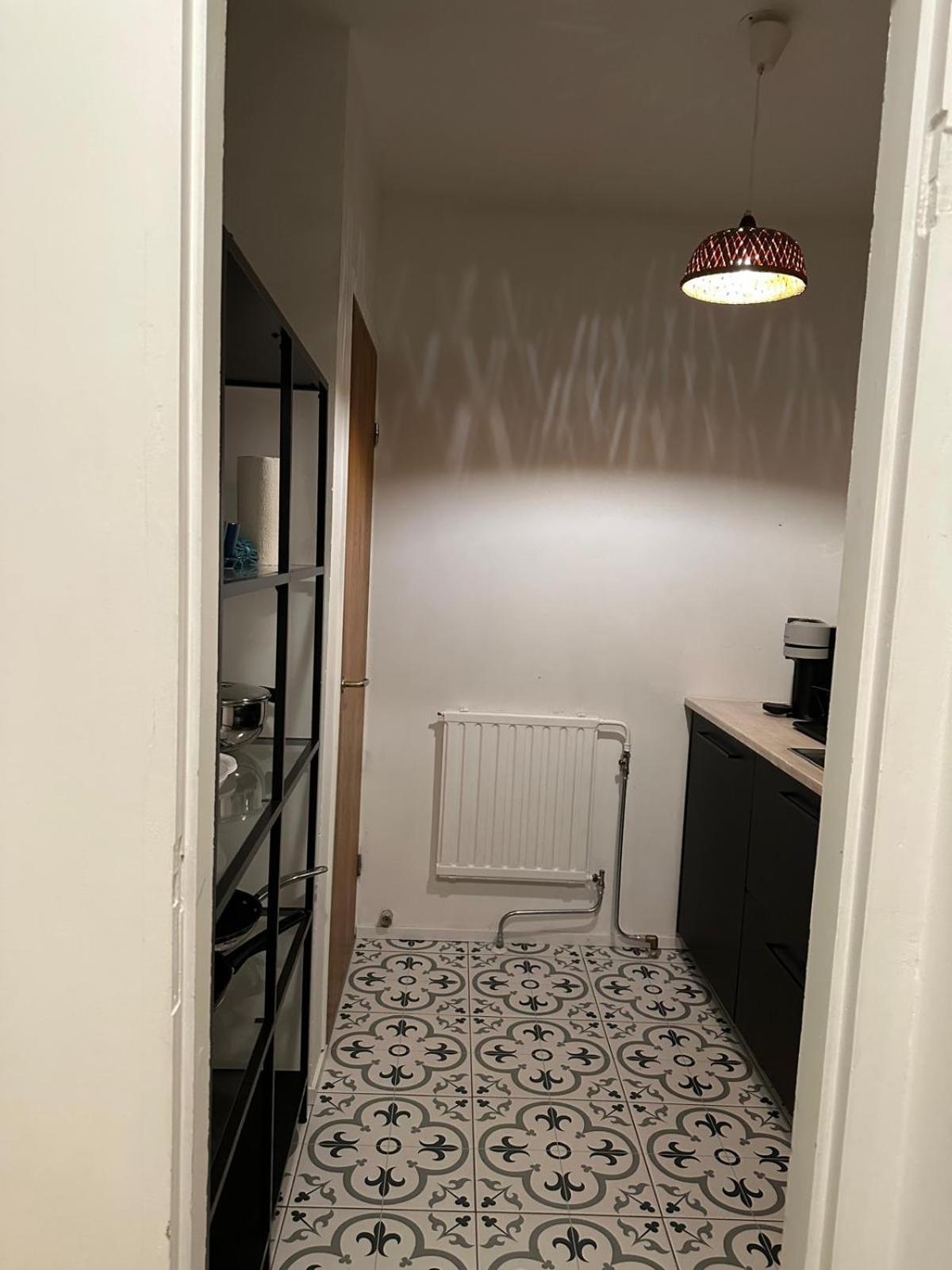 Cozy Independent House With Free Parking And 20 Mins To Center
