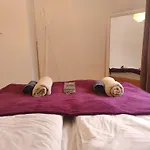 Cozy Independent House With Free Parking And 20 Mins To Center