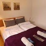 Cozy Independent House With Free Parking And 20 Mins To Center