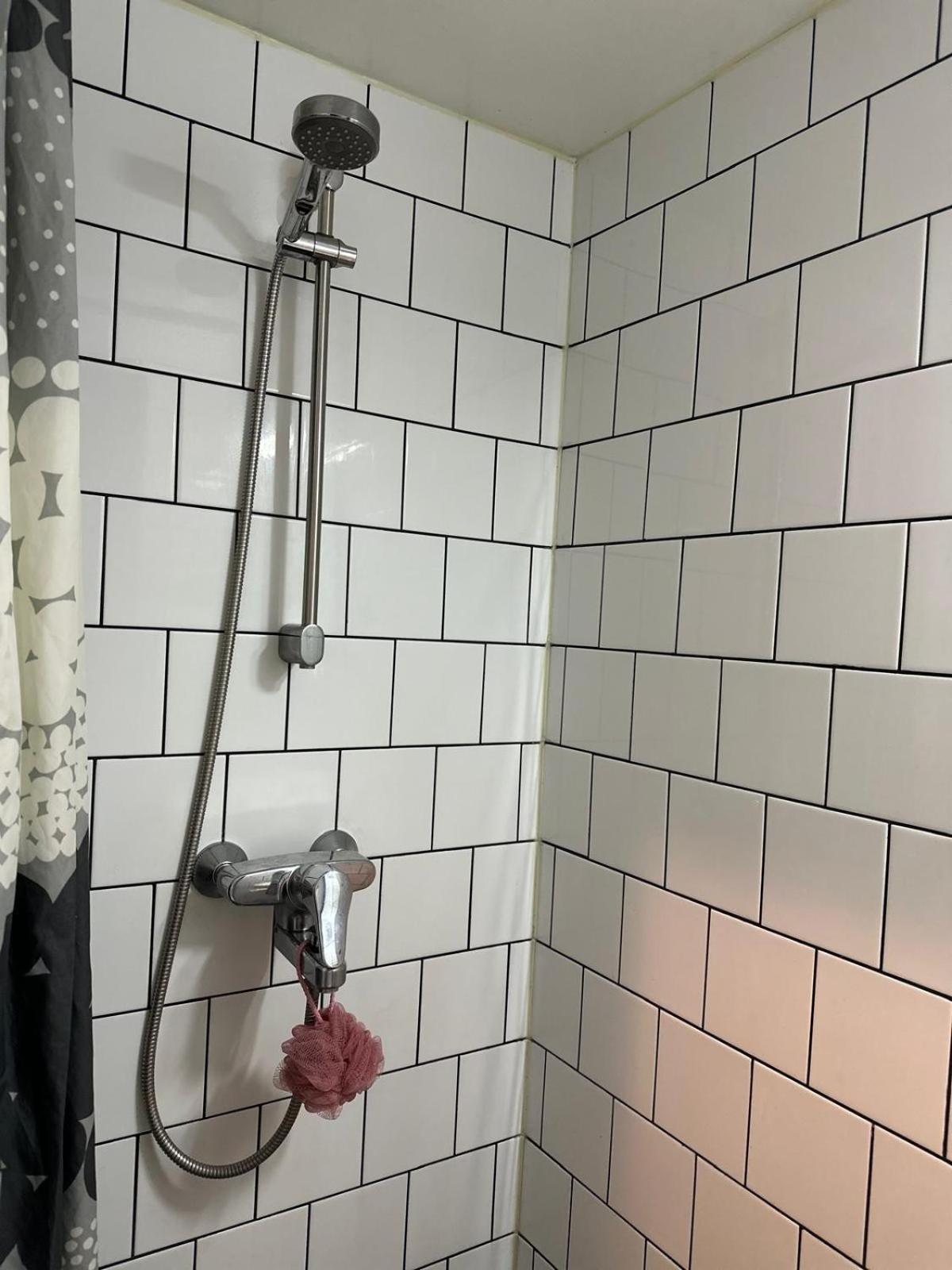 Cozy Independent House With Free Parking And 20 Mins To Center Helsingfors