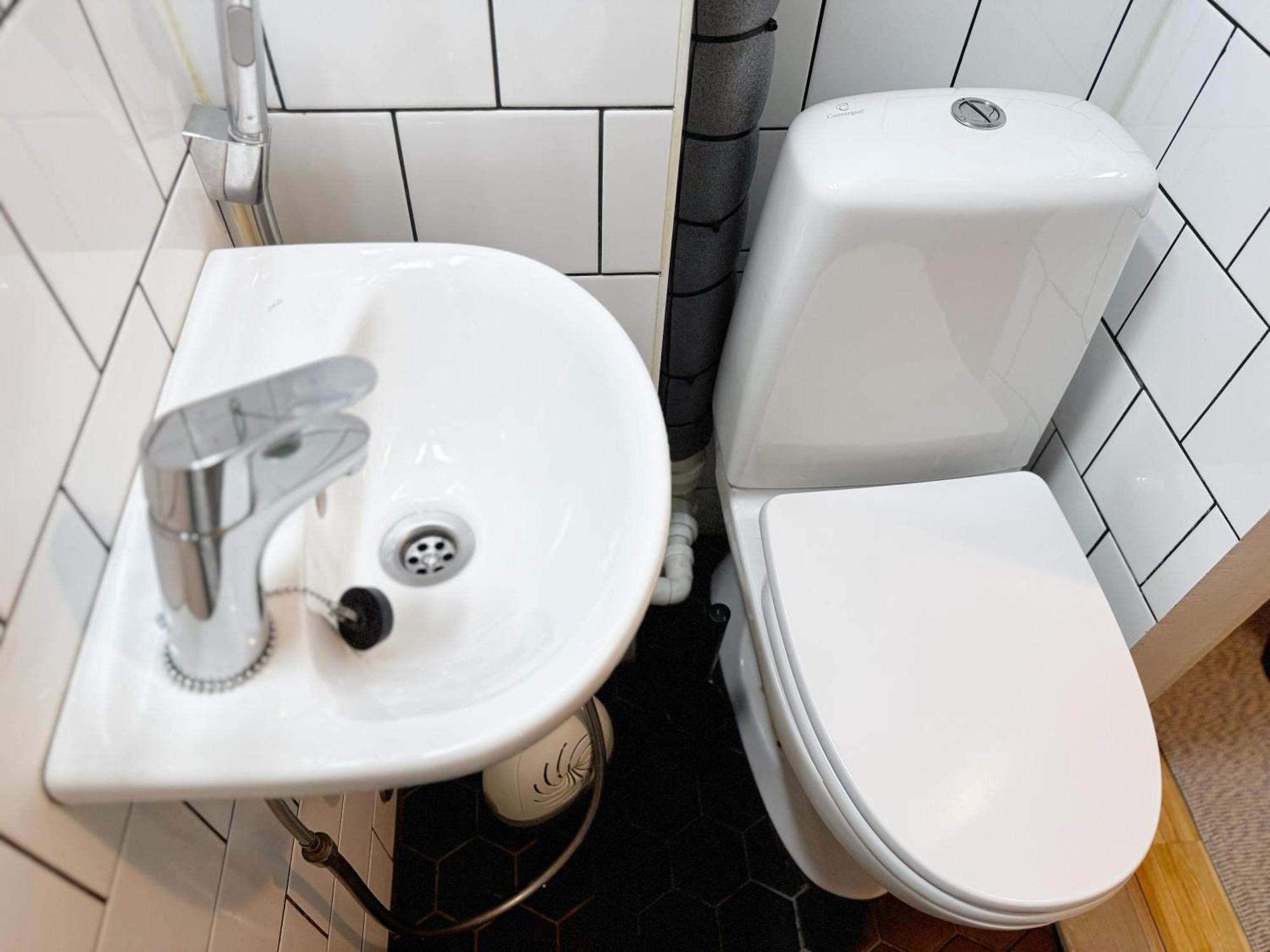 Cozy Independent House With Free Parking And 20 Mins To Center *