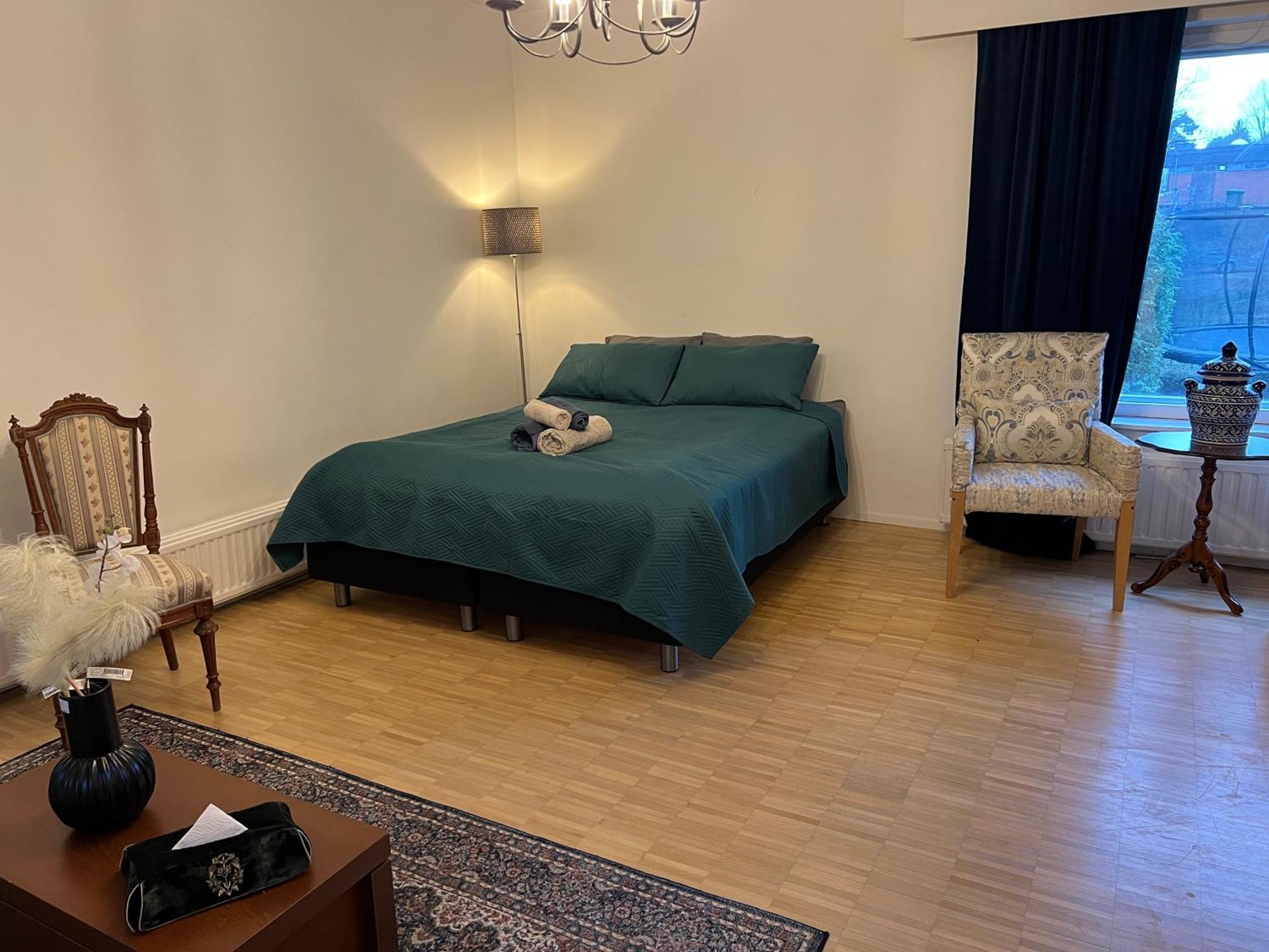 Cozy Independent House With Free Parking And 20 Mins To Center Ferienhaus *