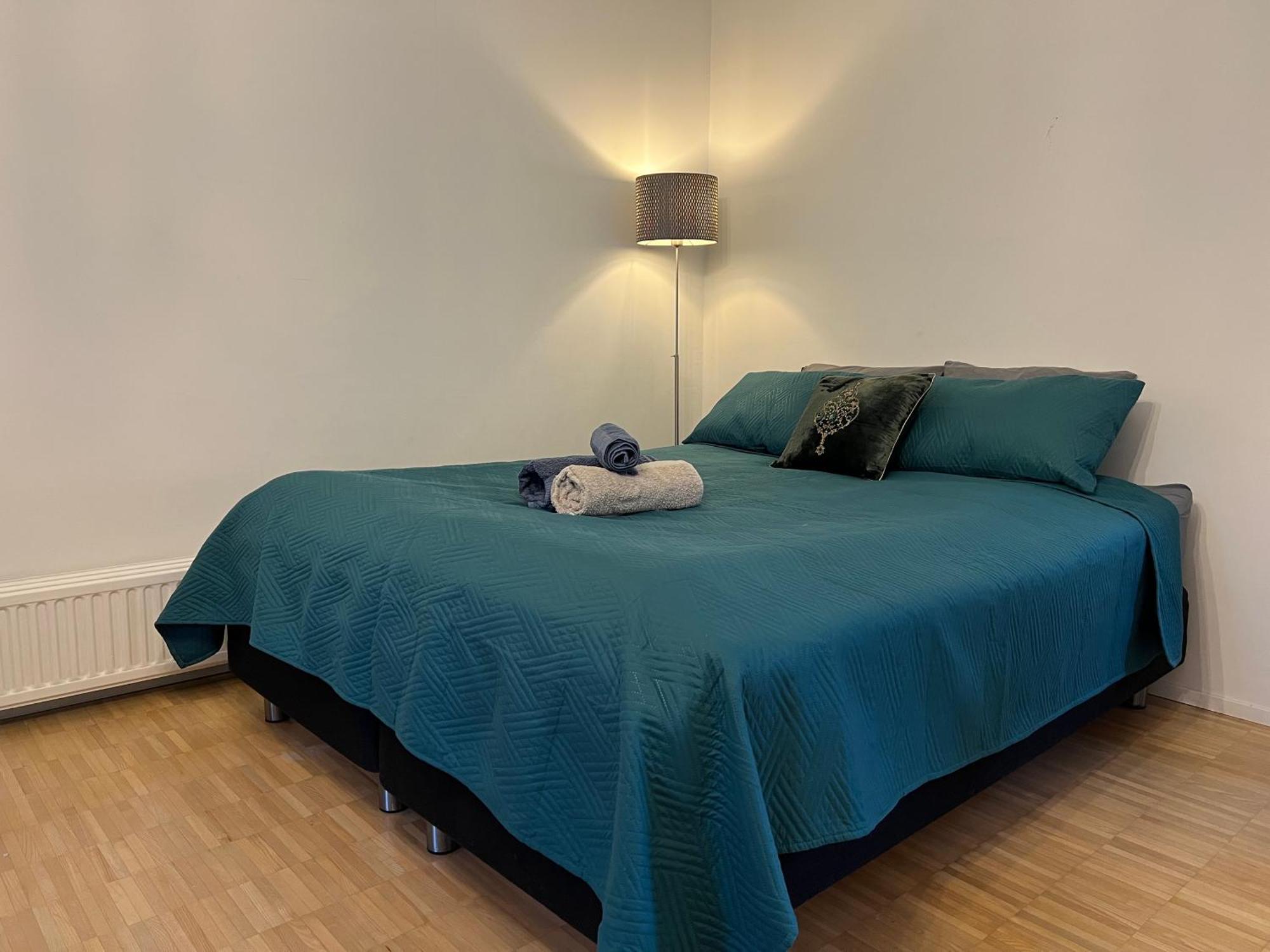 Cozy Independent House With Free Parking And 20 Mins To Center